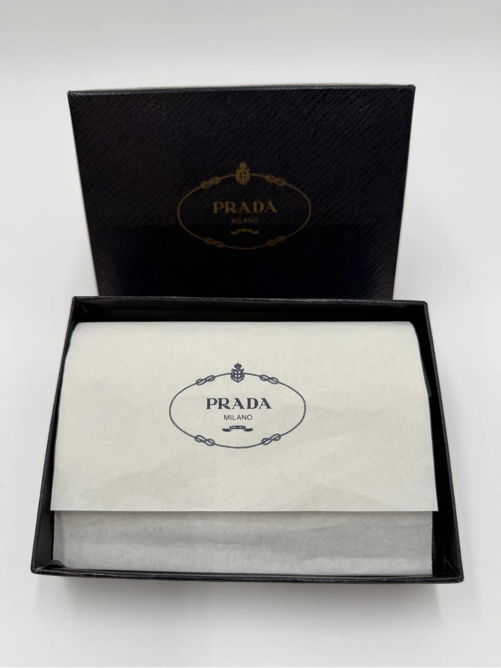 Prada Black Saffiano Leather Compact Wallet with Gold Logo New In Box w/COA - Picture 2 of 14